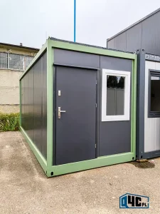 Kontener mieszkalny z WC toaletą i prysznicem - przód