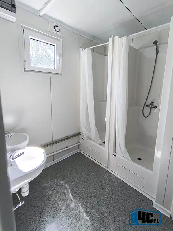 Zestaw kontenerów szatniowych sanitarnych - środek prysznice umywalki