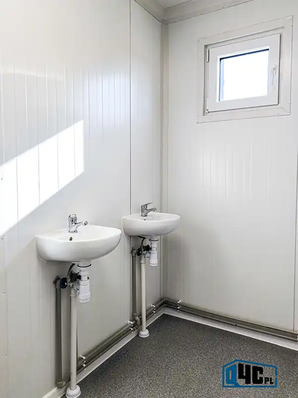 Zaplecze szatniowo sanitarne - umywalki