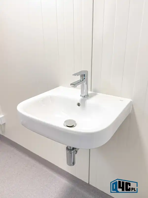 Washbasin with faucet